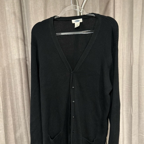Old Navy Black Knit Cardigan V-Neck Sweater with pockets in good condition - Picture 2 of 4